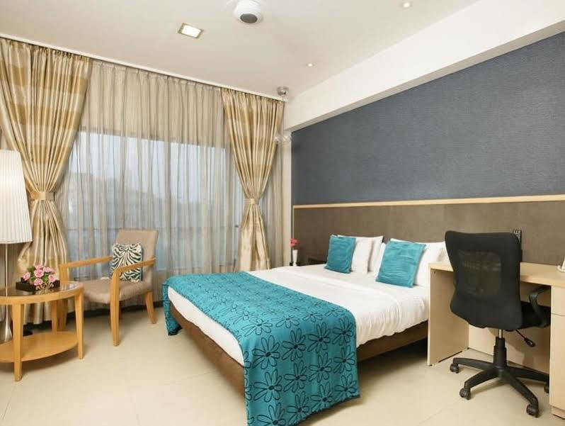 The Sirona Hotel Pune Luaran gambar