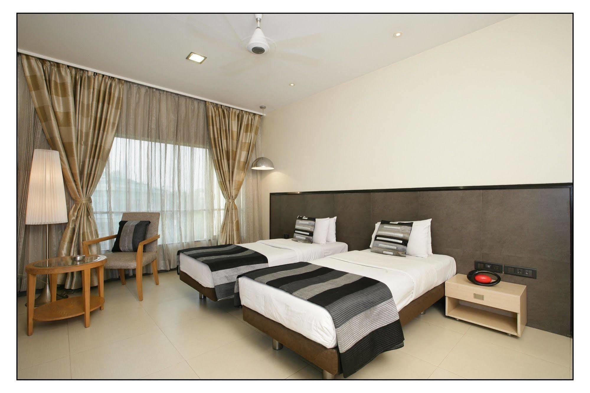 The Sirona Hotel Pune Luaran gambar